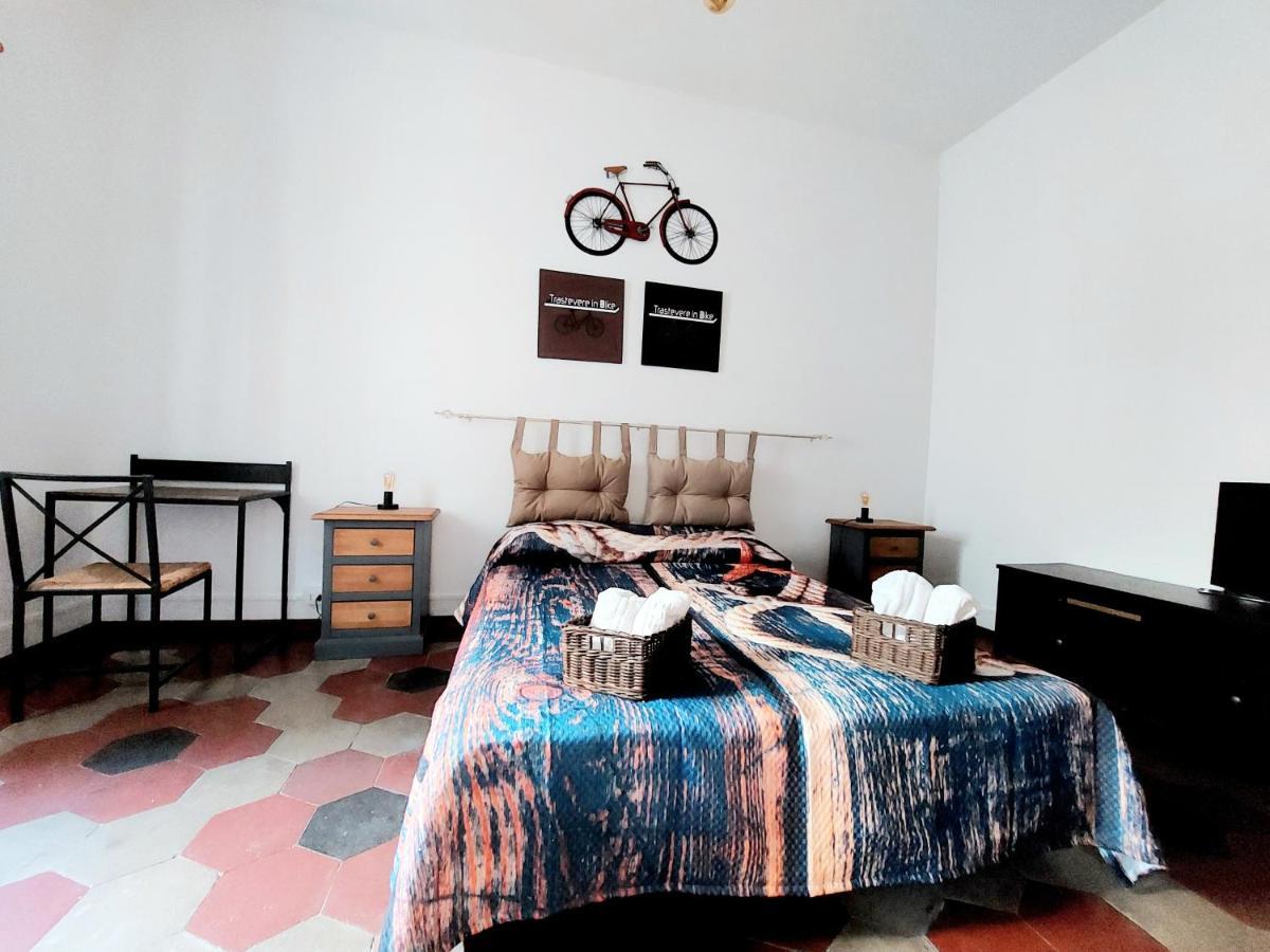 Trastevere In Bike - Con Wi-Fi E Ac Рим Экстерьер фото